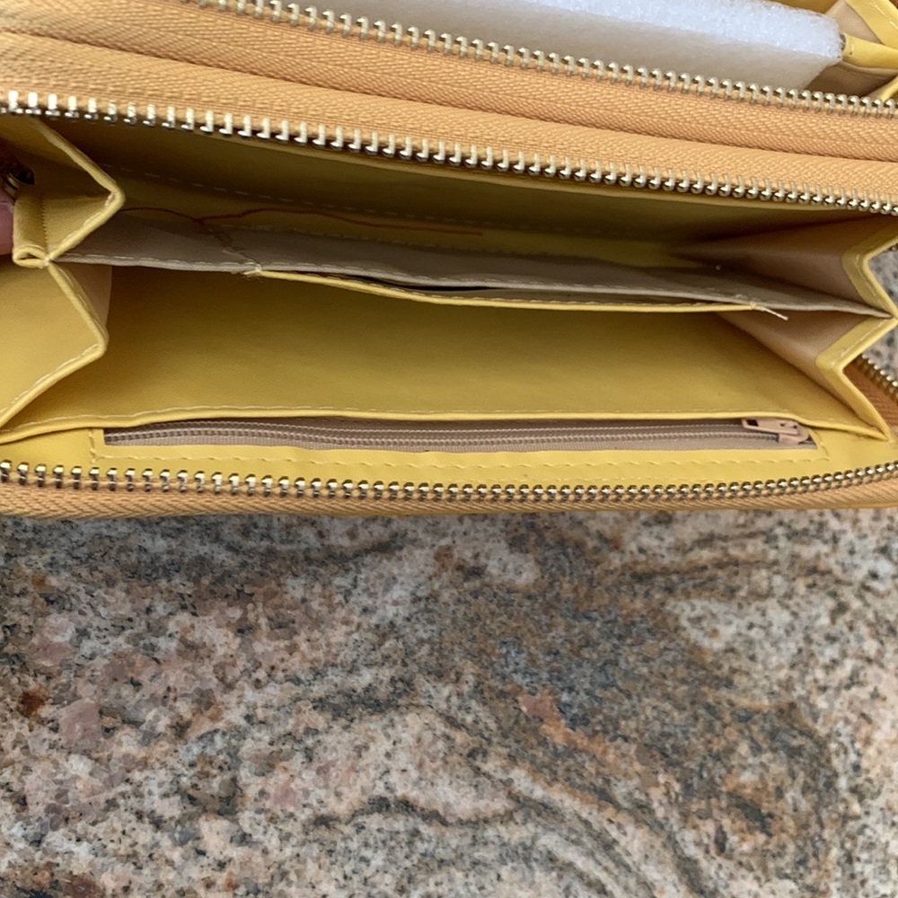Yellow Wallet - Picture 3 of 5